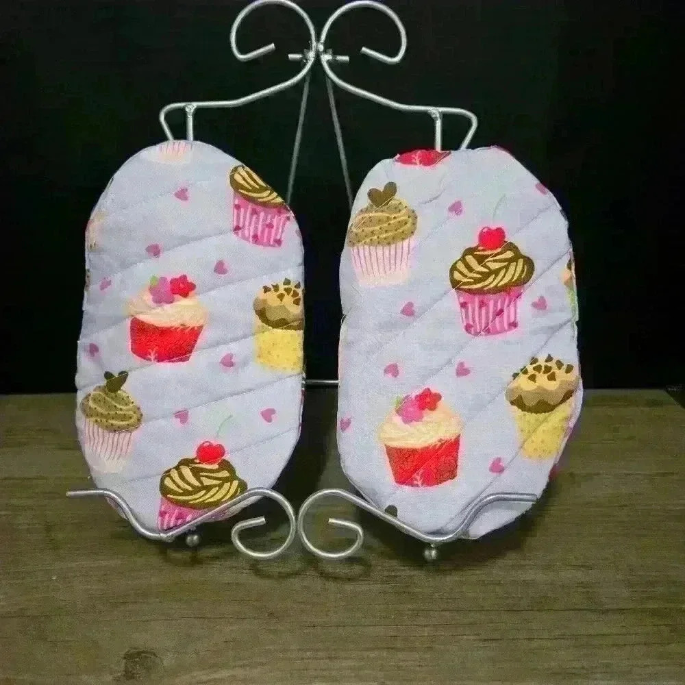 Handmade  Microwave mitts Regular Size - Cupcakes - pair